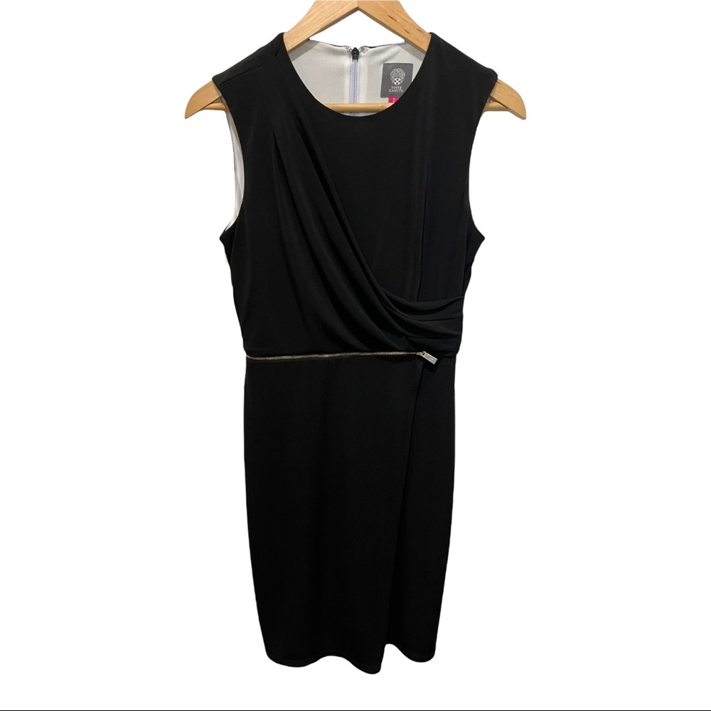 VINCE CAMUTO BLACK SLEEVELESS FAUX WRAP GOLD ZIPPERED WAIST DRESS SIZE 2